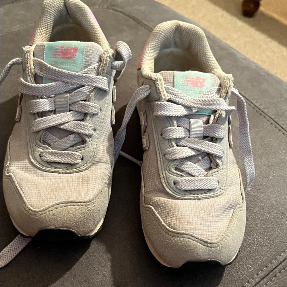 Girls cute sneakers New Balance Kids' Sneakers in Gray and Light Blue size 10